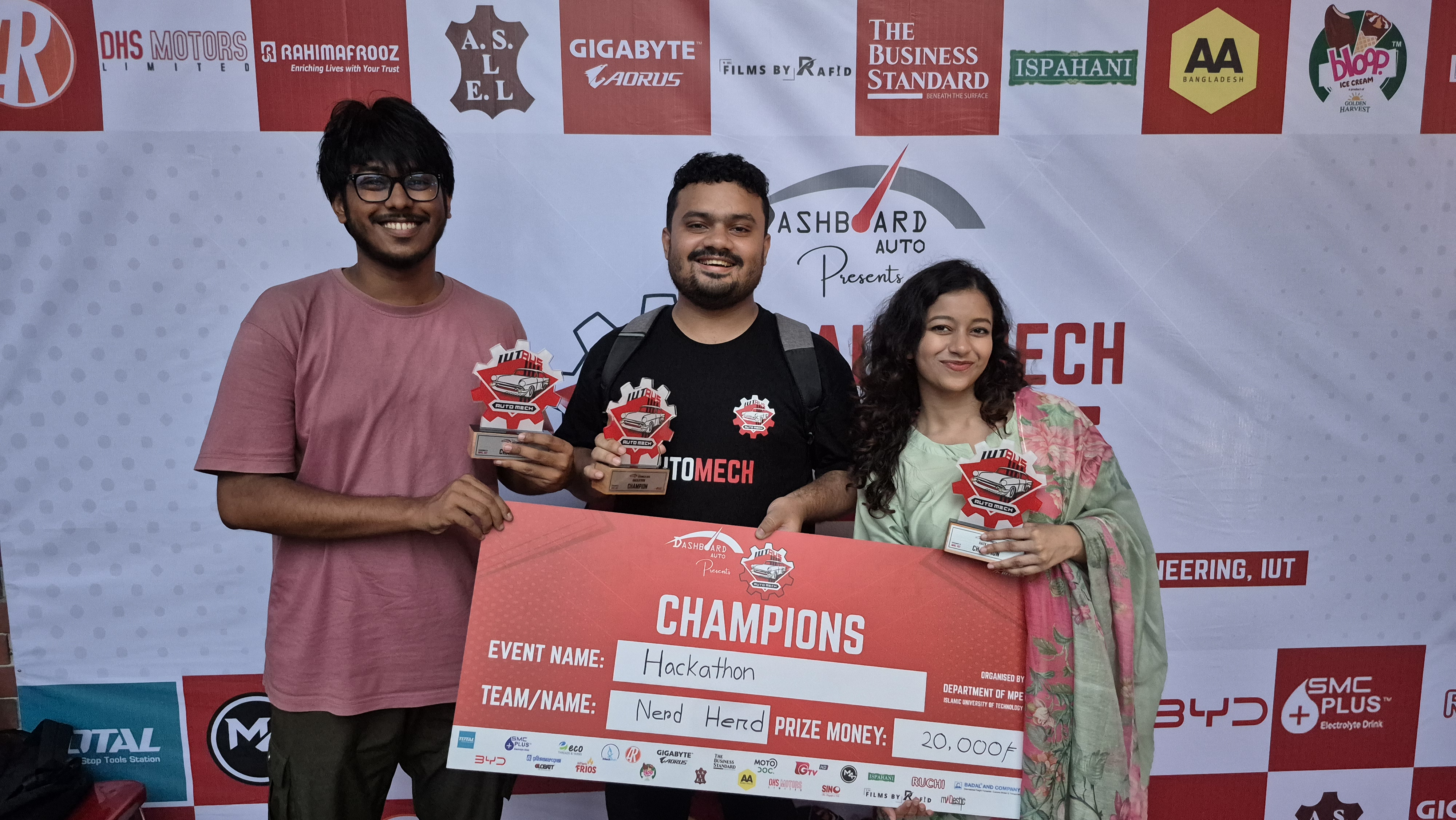 IUB's Team NERD wins Automech 2025 Hackathon at IUT